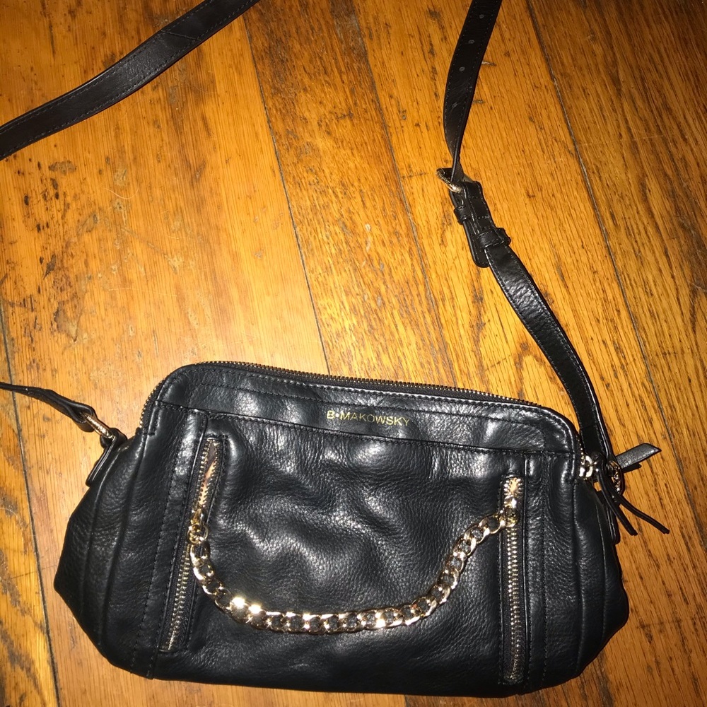 B. Makowsky cross body bag